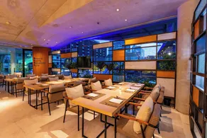 LiT BANGKOK Hotel - Restaurant