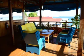 Hotel Olas - Lobby sitting area