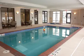 Hampton Inn Burlington - Basseng