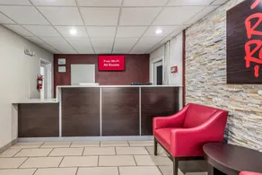 Red Roof Inn & Suites Wapakoneta - Reception
