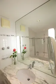 Hotel Bayerischer Hof Miesbach, BW Premier Collection - Bathroom