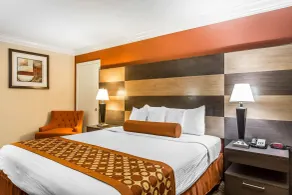 Rodeway Inn & Suites Canyon Lake-Menifee West - Chambre