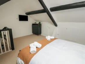 1 Mona Terrace - Room