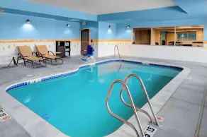 Fairfield Inn & Suites by Marriott Hollister - Piscina