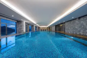 Crowne Plaza Yichang by IHG - Piscina