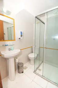 Bamboo Búzios Hostel - Bathroom