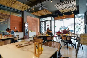 Robin Hotel - Restaurant