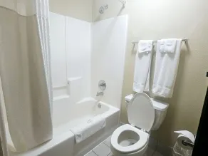 Baymont by Wyndham Rolla - Salle de bain