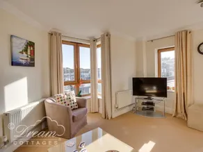 Harbourside Apartment - Living area