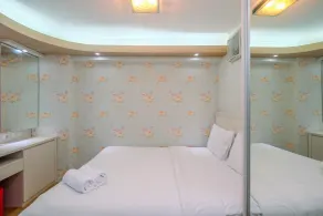 Cozy Stay 2BR Bassura City Apartment - Room