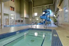 Quality Inn & Suites - Piscine