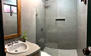 La Rosa Nautica Hostel - Baño