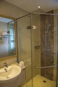 Tianze Beach Resort Sanya - Bathroom