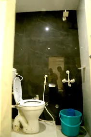Pyrenees Homestay - Bathroom
