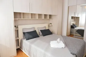 Central City Suite Apartment🧡 - Værelse