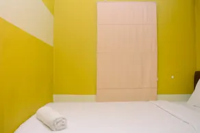 Beautiful 2BR with Direct Access to Pool Green Bay Pluit Apartment By Travelio - Værelse