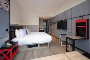 Moxy Ningbo Old Bund - Camera
