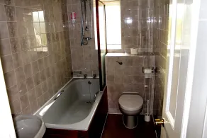 The Menai Hotel and Bar - Bathroom