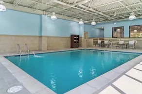 Holiday Inn Express & Suites Detroit - Novi by IHG - Piscine