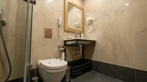 Alesta Midtown - Bathroom