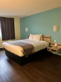 Howard Johnson by Wyndham Clarksville Tennessee - Room