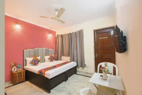 Hotel O Uk House Residency - Camera