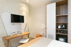 Hotel Magenta 38 by Happyculture - Room