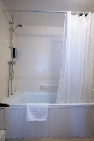 Wellow Hotel - Baño