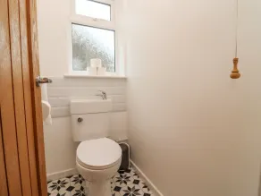 Delabere Road Bishops Cleeve Free Parking WiFi - Badezimmer