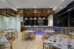 Lucky Elephant Hotel - Restaurant