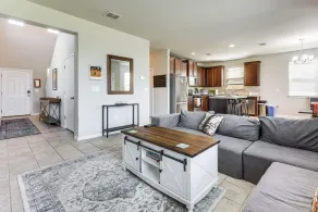 Family Home w/ Pool Access: 5 Mi to Downtown Buda! - Interiör
