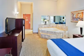 Holiday Inn Express & Suites Bremen GA by IHG - Habitación