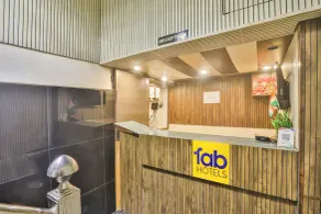 FabHotel LS Grand - Nr Banaras Railway Station - Réception