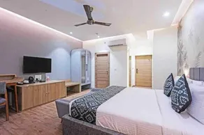 The Kelvish Plaza - Room