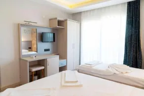 Tone Otel - Camera