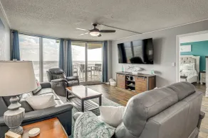 Pool, Balcony & More! Oceanfront Shores Club Condo - Interiør