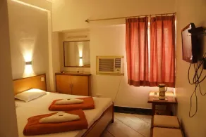 Subhash Hotel - Room
