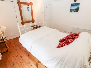Honeysuckle Cottage - Room