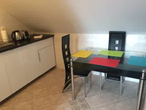 Mary Apartments - Opções para refeição no quarto