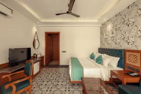 HOTEL WHITE RABBIT - Room