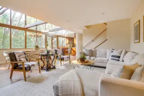5-min Walk to Lake and Village! Lake Access, Cozy 3bd home - Interiør