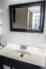 Hampton Inn St. Augustine US1 North - Bathroom