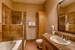 Premier 3 Bedroom Timbers Ski In, Ski Out Vacation Rental At The Timbers With The Best Access To Skiing In Keystone - Badeværelse