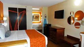 Howard Johnson by Wyndham Savannah GA - Room