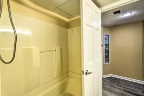 Beachfront Resort Condo w/ Lazy River & Pools! - Salle de bain