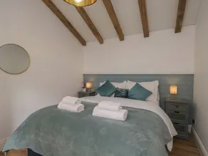 Charming Garden Cottage, Bath, UK - Free Gated Parking - Værelse