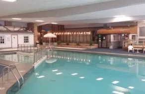 Village West Resort & Hotel - Indendørs pool