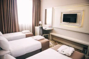 Emerald Suite Hotel - Room