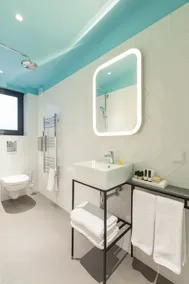 The Embassy Suites - Bathroom