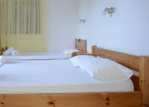 Corfu Room Apartments, in a Very Piecefull and Full of Trees Area - Rom